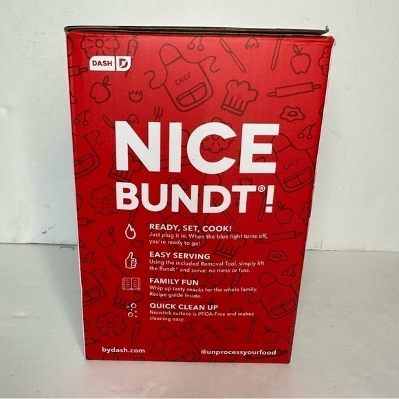 Dash Mini Bundt Cake Maker ~ Mint Pale Green - NEW in Box ~ So Cute! Recipes - Picture 3 of 4